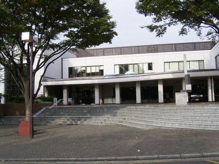 Drug store. 1500m to the sports center