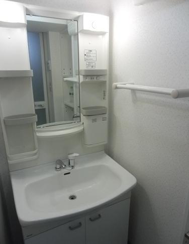 Wash basin, toilet