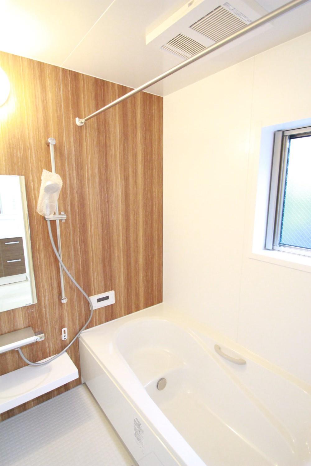 Bathroom. Unit bus one tsubo type. It firmly also attached bathroom dryer