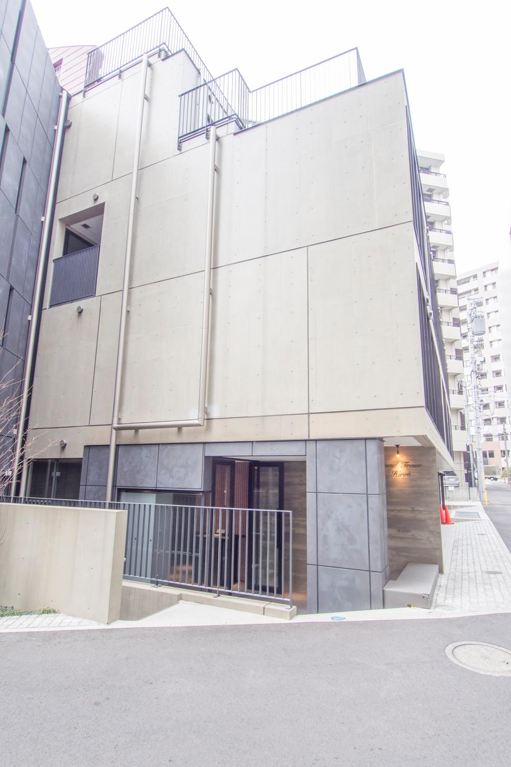 Local appearance photo. Local (11 May 2013) Shooting