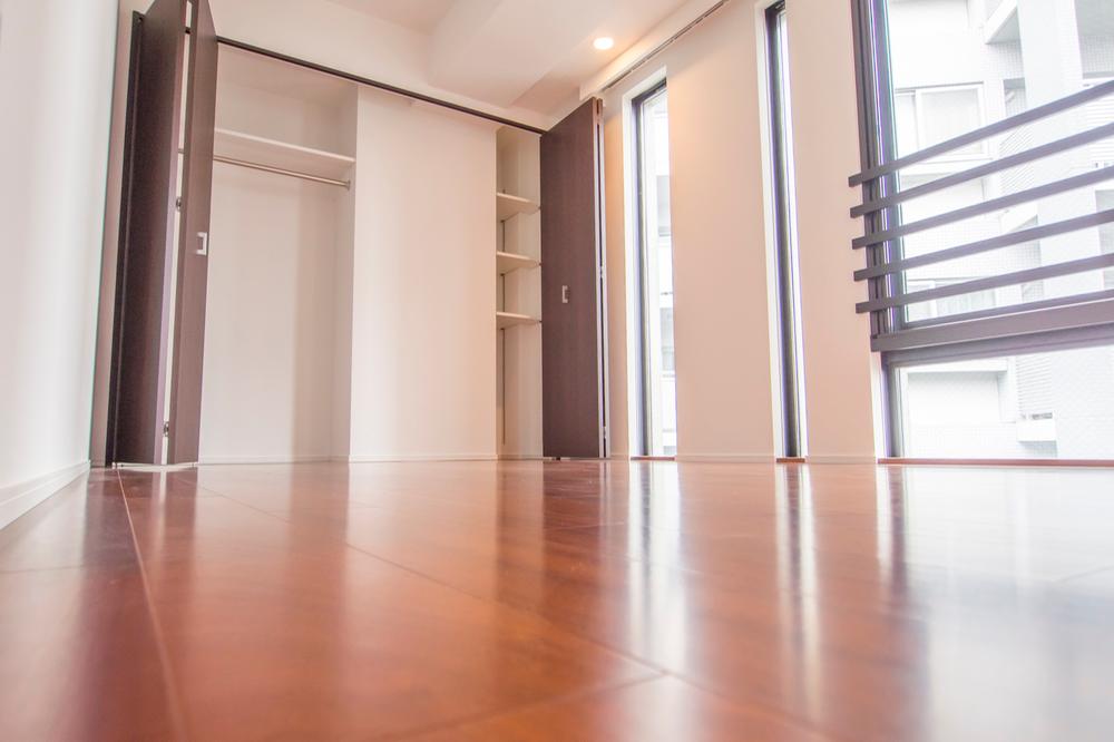 Non-living room. Indoor (11 May 2013) Shooting