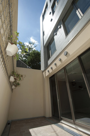 Room and equipment. Room and equipment