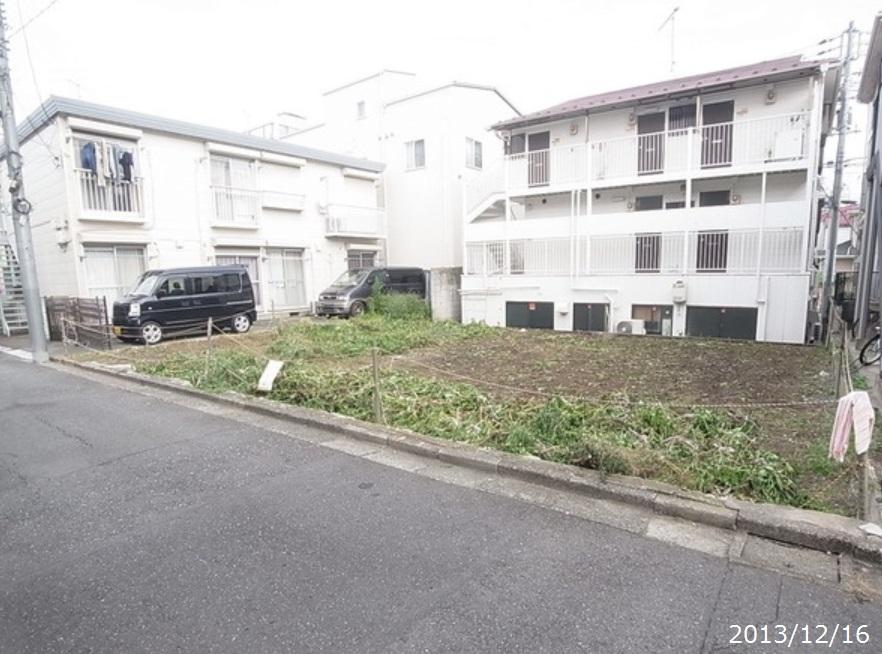 Local photos, including front road. Local (12 May 2013) Shooting