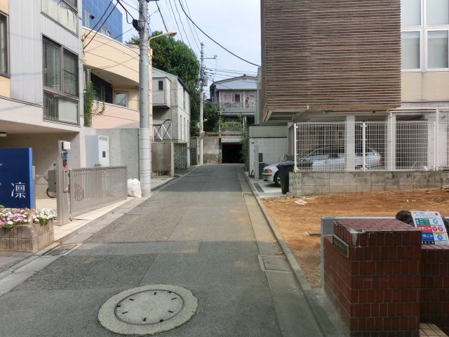 Local photos, including front road. Local (August 2013) Shooting