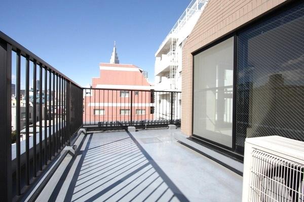 Balcony. 5F roof balcony