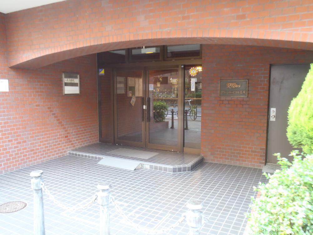 Entrance. Common areas
