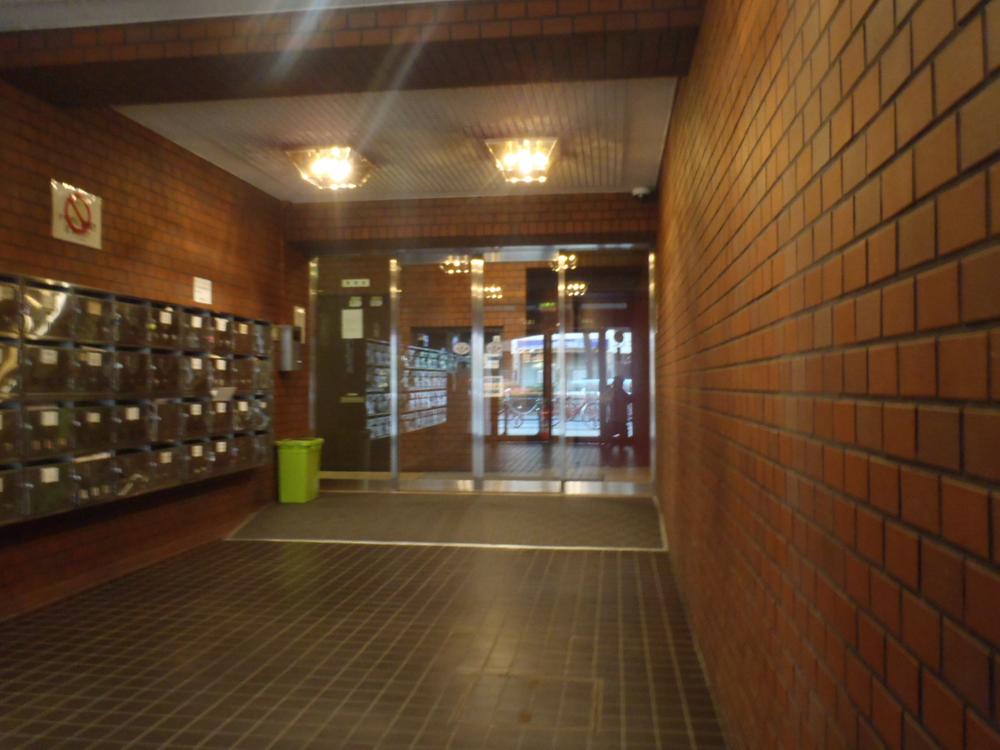 Entrance. Auto entrance with lock