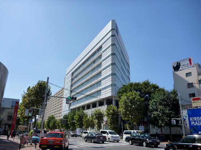 Shopping centre. Hiroo, including the 800m luxury import food store YA Hiroo store to Plaza, boutique ・ General store ・ Building complex restaurant and were tenants