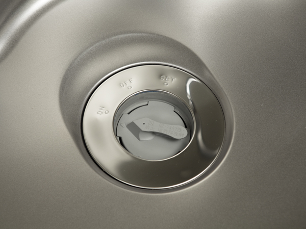 Kitchen.  [disposer] Since the flow in the sewage by pulverizing the garbage in the drainage port, It keeps the kitchen clean. Also, Lead to weight loss of combustible waste, Also it saves you time and effort of garbage disposal.   ※ There are things that can not be handled depending on the type of waste.