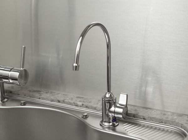 Kitchen.  [Built-in water purifier] Without compromising the aesthetics of the kitchen in a simple yet beautiful form, Built-in type that does not get in the way of work. And to drinking to cooking, You can use the delicious water clean at any time.