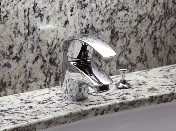 Bathing-wash room.  [Basin faucet] In vanity room, Germany ・ It was adopted Grohe Co. faucet. In Grohe company faucet manufacturer, which boasts a history of more than 70 years, Its high design and functionality has been widely evaluated.