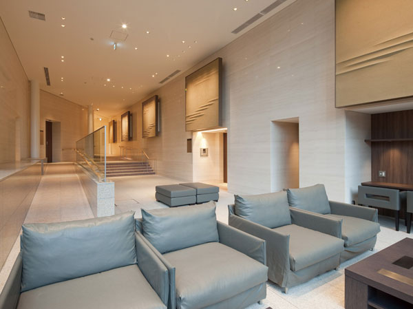 Shared facilities.  [Grand Lobby] A live person, Or Grand lobby to welcome guests with high-quality atmosphere.