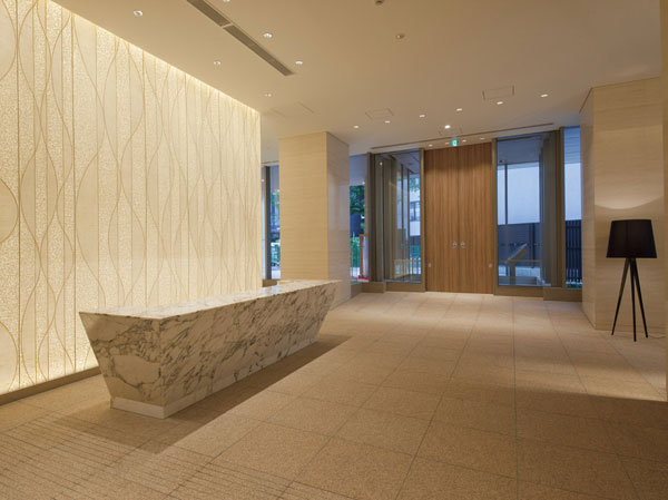 Shared facilities.  [Entrance hall] The art of Japanese paper and plastering walls that floats on light, We produce a space that you can enjoy a fine mood.
