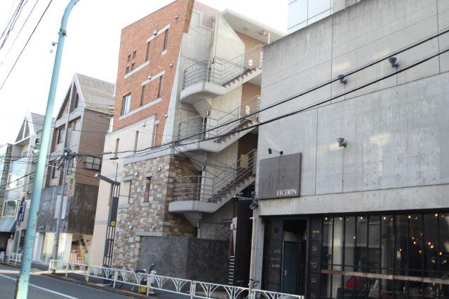 Local appearance photo. Local (12 May 2013) shooting a stylish sense of appearance, Side as-cast concrete!