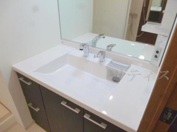 Wash basin, toilet
