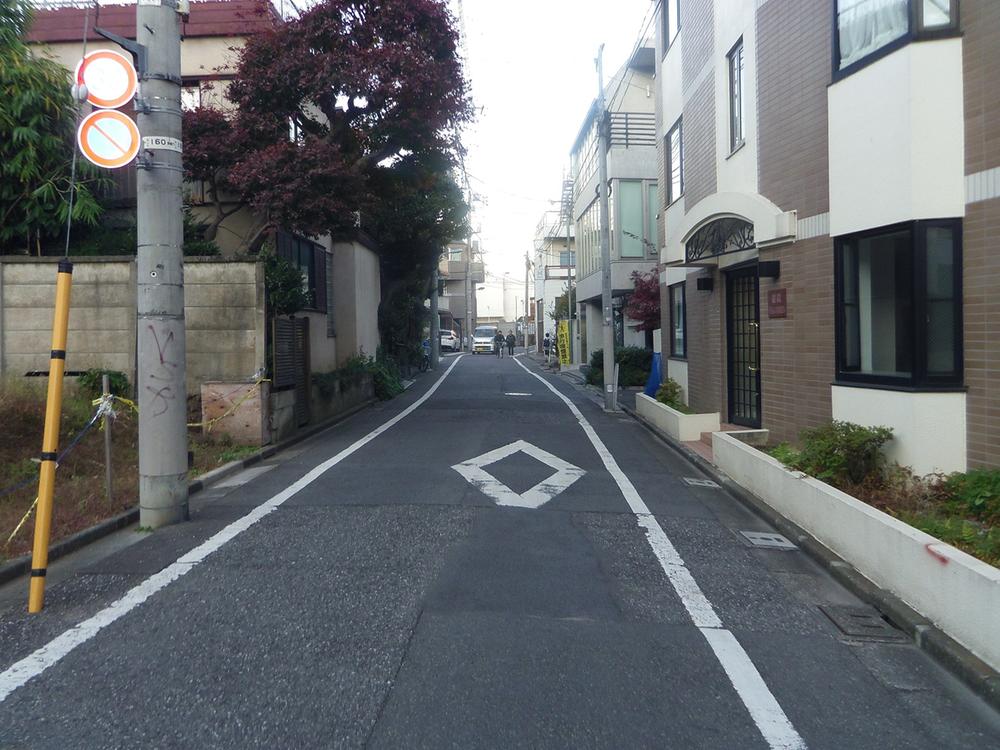 Local photos, including front road. Front road width about 5.5m