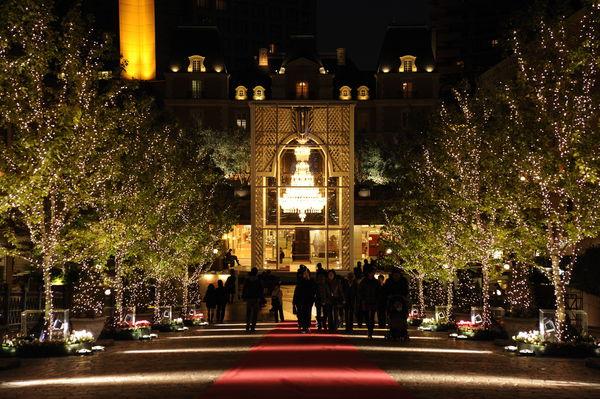 Shopping centre. To Ebisu Garden Place 894m