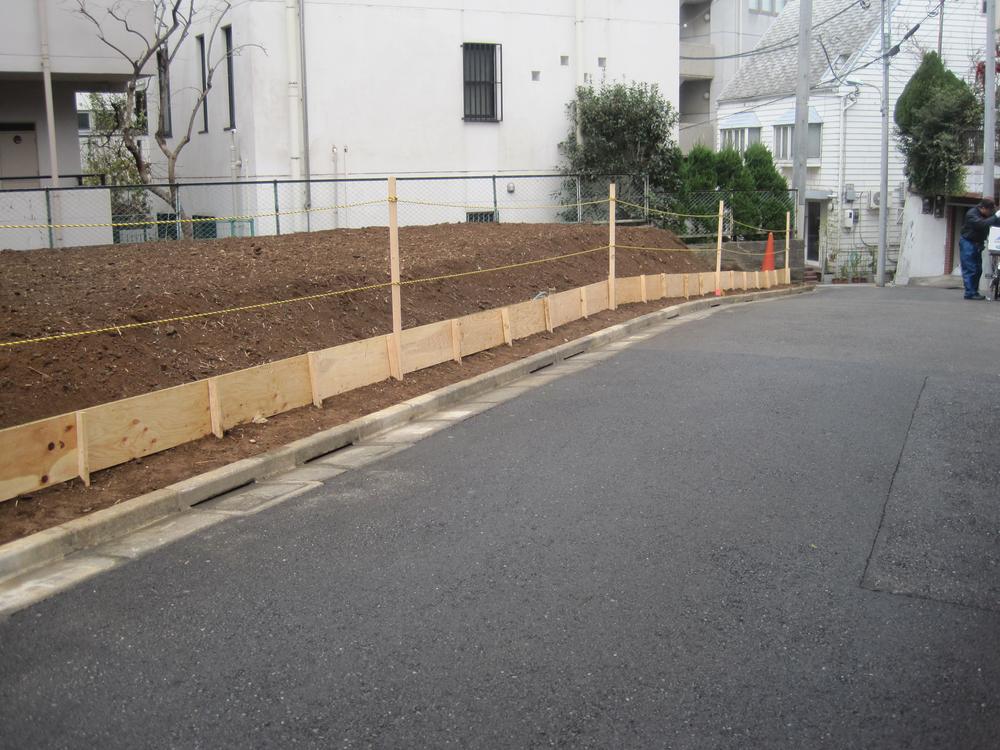 Local photos, including front road. Local (12 May 2013) Shooting