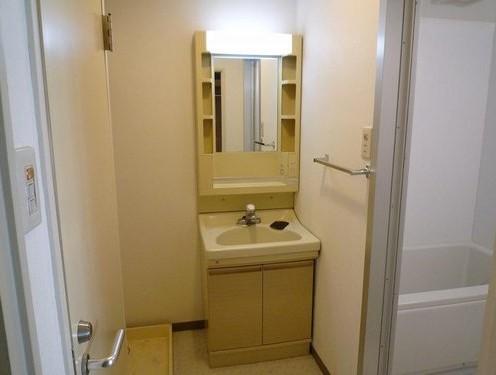 Wash basin, toilet