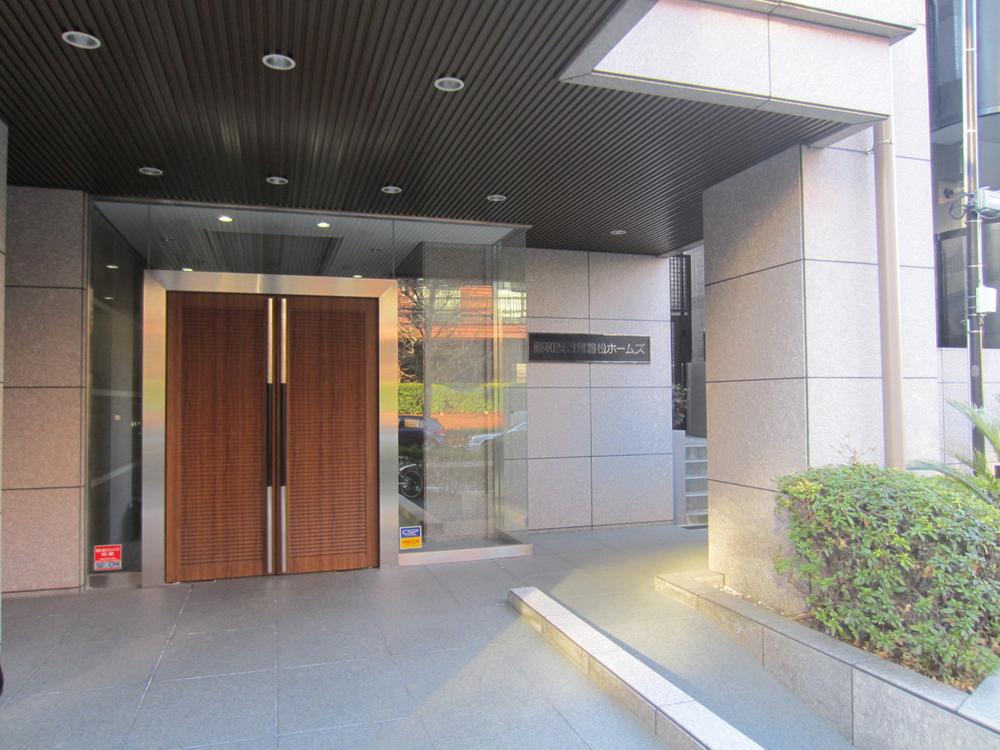Entrance. Common areas
