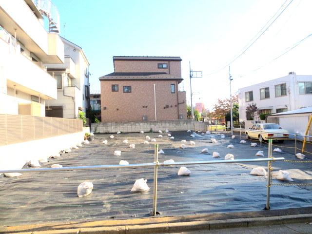 Local land photo. It is located in a quiet residential area. 