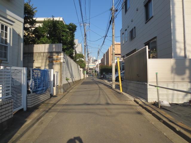 Local photos, including front road. Northwest side of public roads