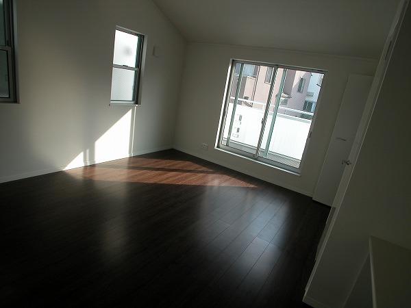 Same specifications photos (Other introspection). Same specifications