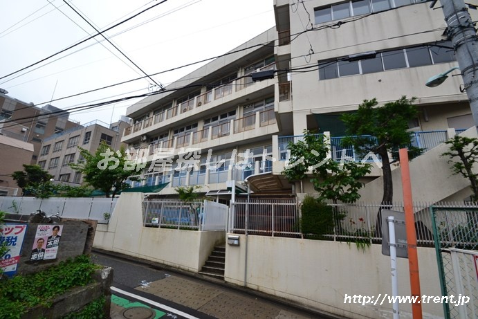 kindergarten ・ Nursery. Yoyogi nursery school (kindergarten ・ 826m to the nursery)