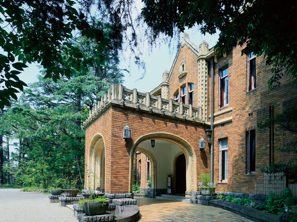 Surrounding environment. Old Maeda Marquis House mansion (about 220m / 3-minute walk / August 2013 shooting)