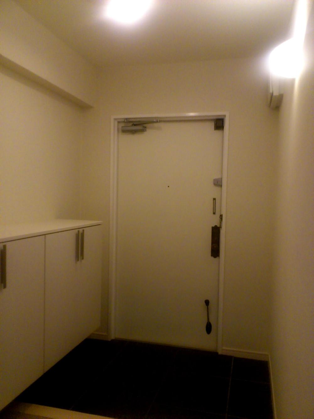 Entrance. Indoor (10 May 2013) Shooting