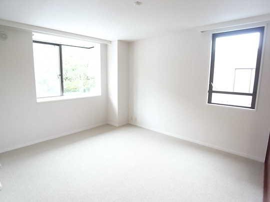 Non-living room. Bright about 9.1 Pledge of Western-style there is a bay window