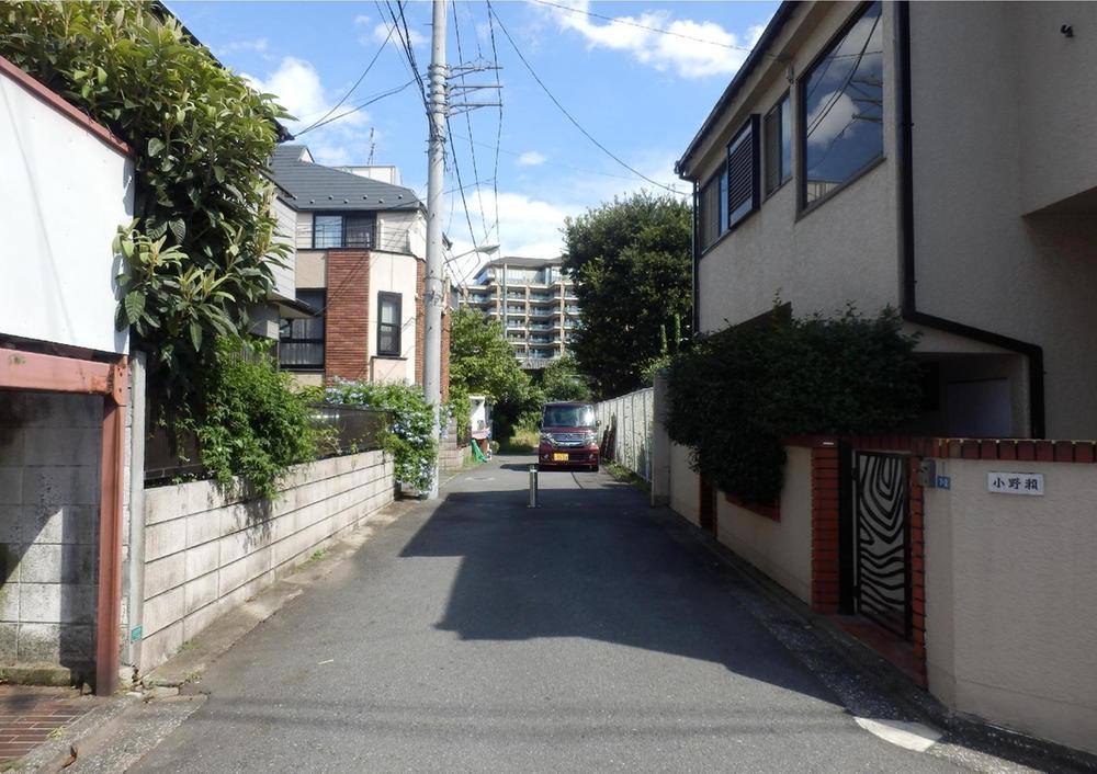 Local photos, including front road. Local (11 May 2013) Shooting