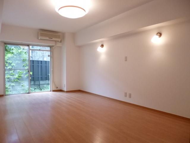 Non-living room. 10.5 Pledge