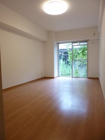 Non-living room. 8.4 Pledge