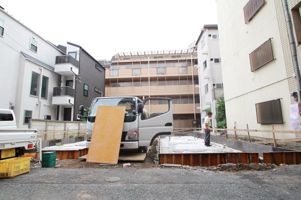 Local appearance photo. Newly built single-family of Shibuya-ku Honcho 5-chome. Completion is scheduled for January next year