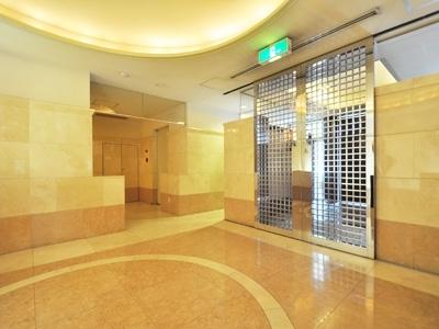 Entrance. Common areas