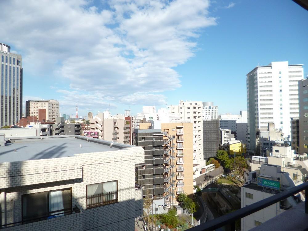 View photos from the dwelling unit. View from the site (June 2013) Shooting