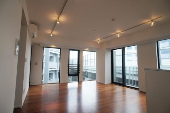 Living. Local (May 2013) Shooting