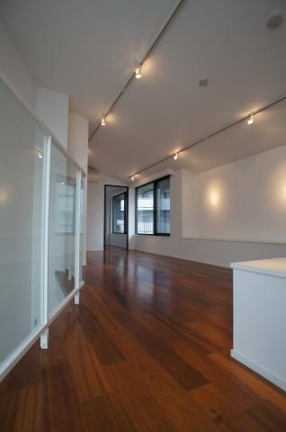 Non-living room. Local (May 2013) Shooting