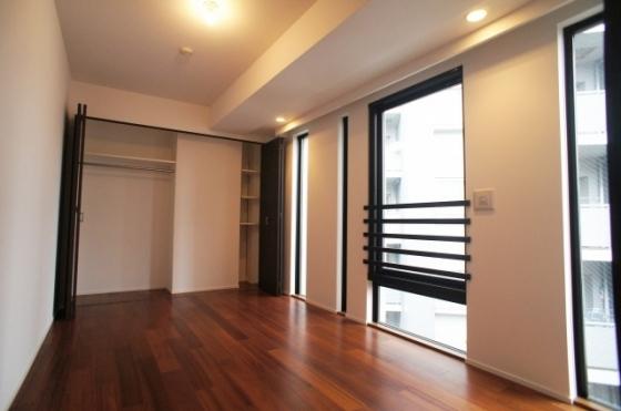 Non-living room. Local (May 2013) Shooting