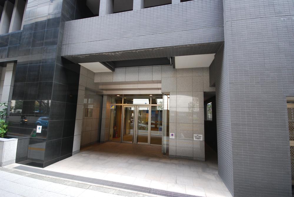 Entrance. Common areas