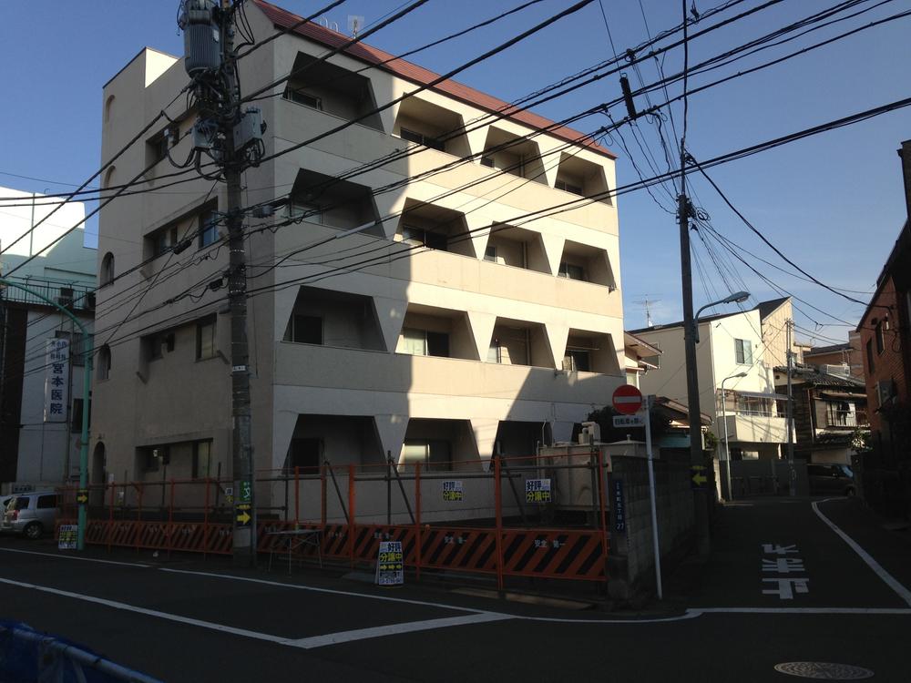 Local photos, including front road. Local (January 2014) Shooting