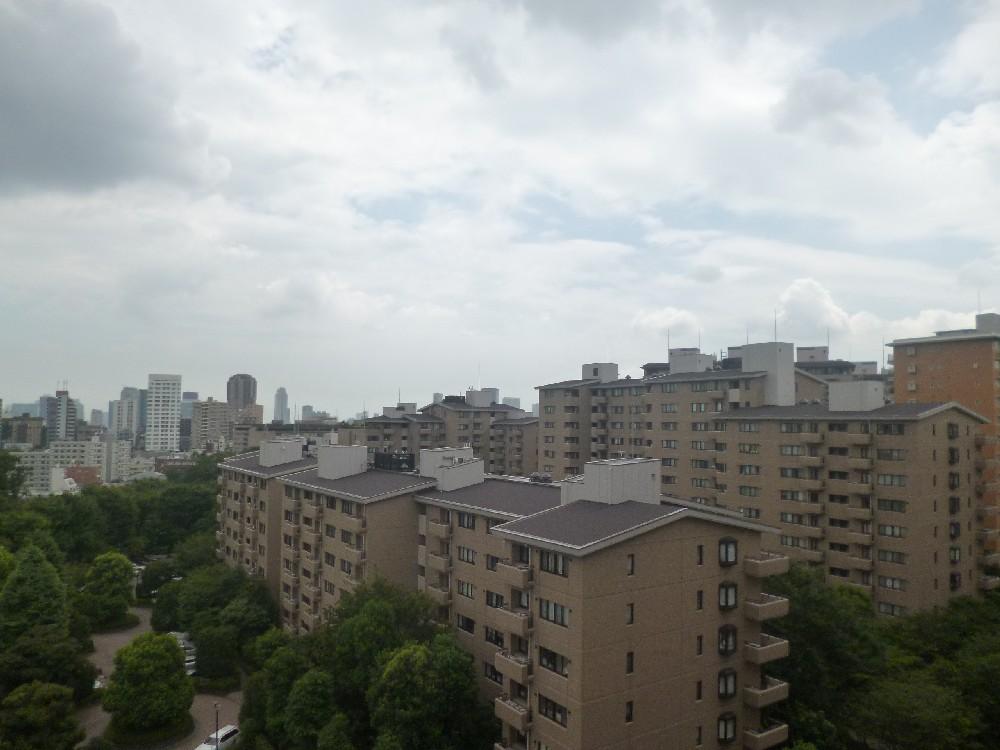 View photos from the dwelling unit. View from the site (August 2013) Shooting