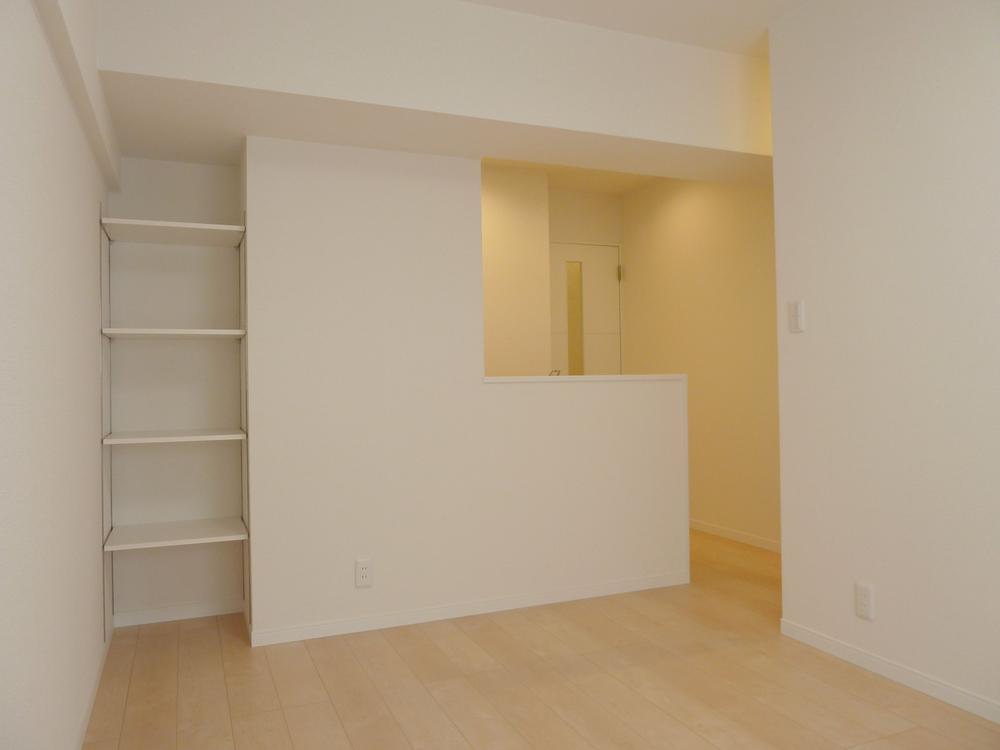 Other introspection. Kitchen from the living room