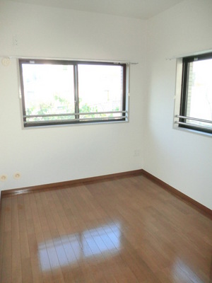 Living and room. Two-sided lighting Private rooms with storage flooring