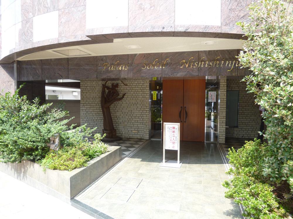 Entrance. Common areas (December 2013 shooting)