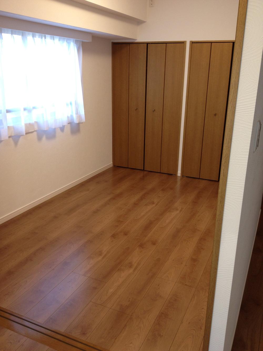 Non-living room. Indoor (December 2013 shooting)