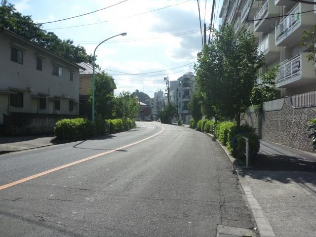 Other. Ryowa Palace Komaba Todai | the entire surface of the road