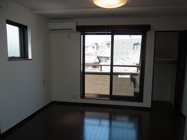 Living and room. Since the third floor of, View is missing is a living environment favorable