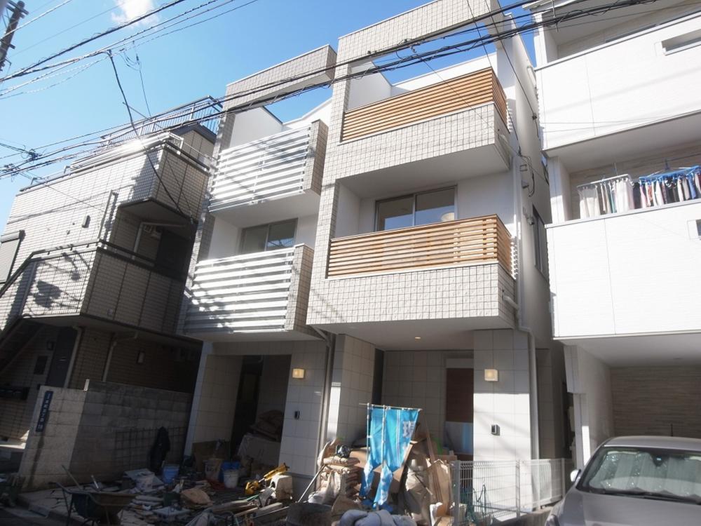 Local appearance photo